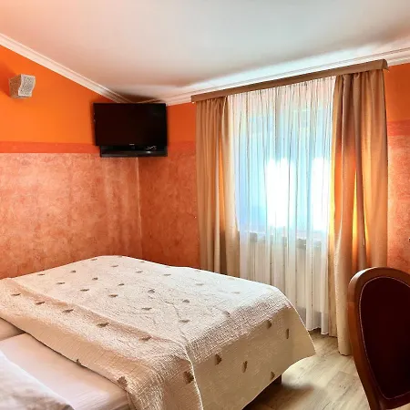 Hotel Grahor Depandance Sezana Exterior photo